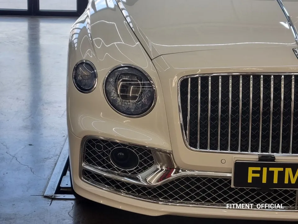 Bentley Flying SpurのAndroid Auto・CarPlay取付事例 施工写真 2-1