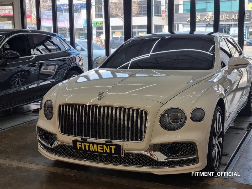 Bentley Flying SpurのAndroid Auto・CarPlay取付事例 施工写真 3-1