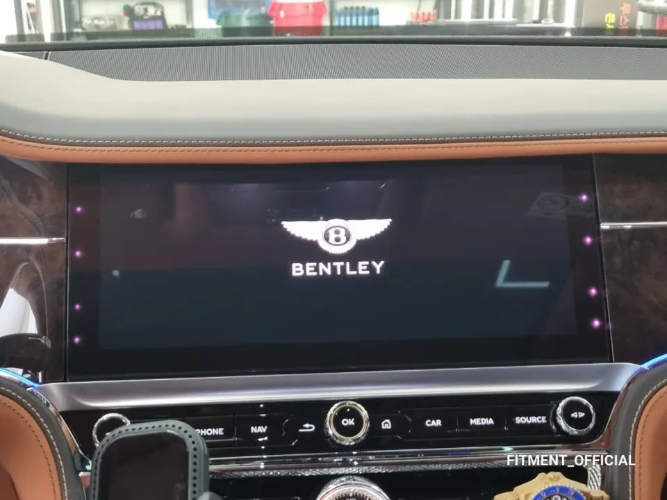 Bentley Flying SpurのAndroid Auto・CarPlay取付事例 施工写真 3-2