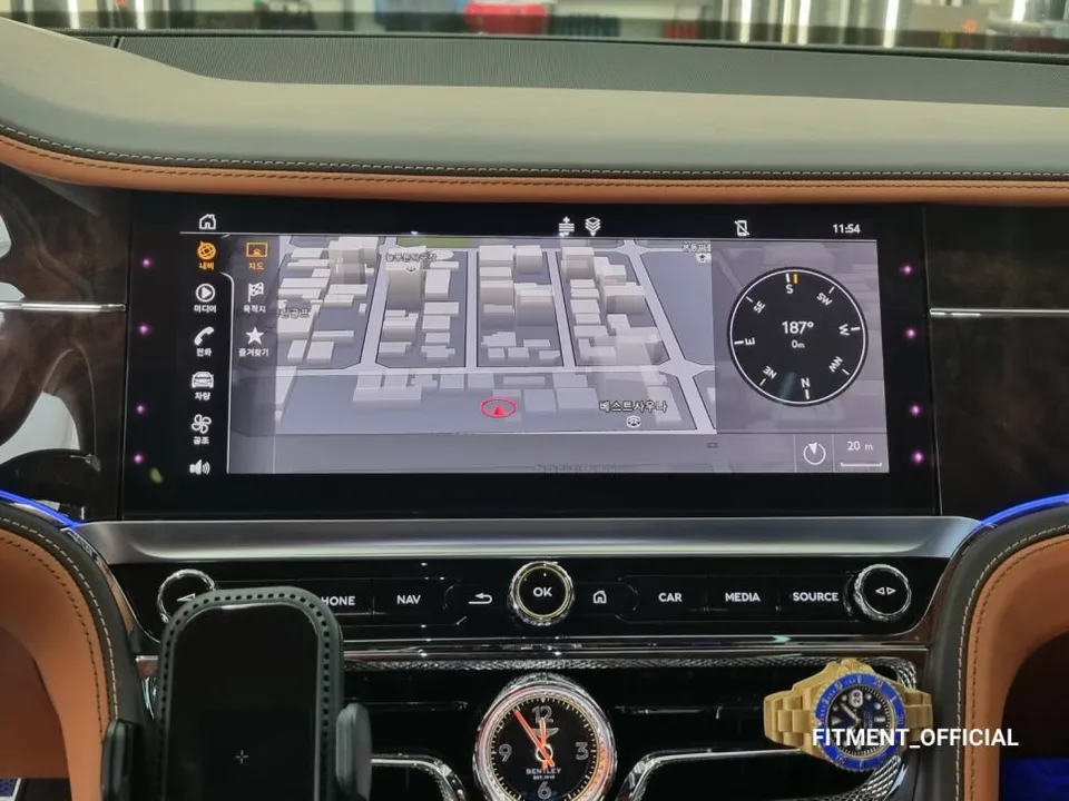 Bentley Flying SpurのAndroid Auto・CarPlay取付事例 施工写真 4-2