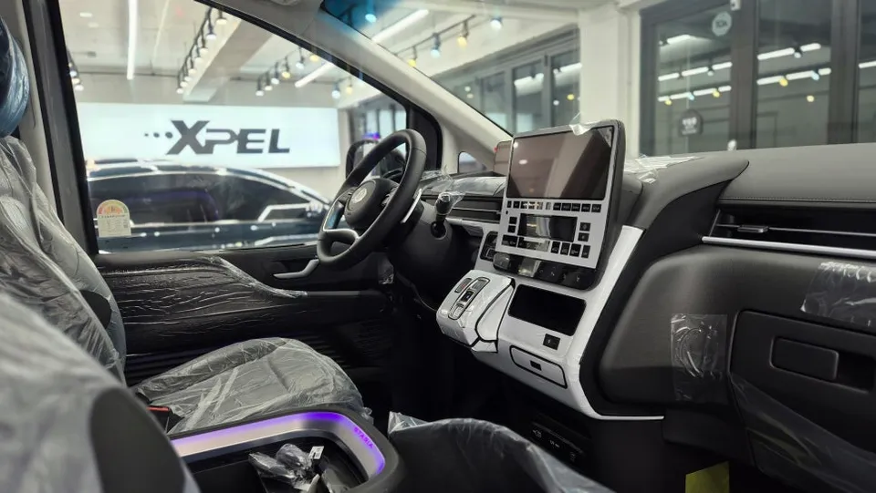 BMW X7のカーフィルム施工事例｜費用目安と仕上がり 施工写真 1-2