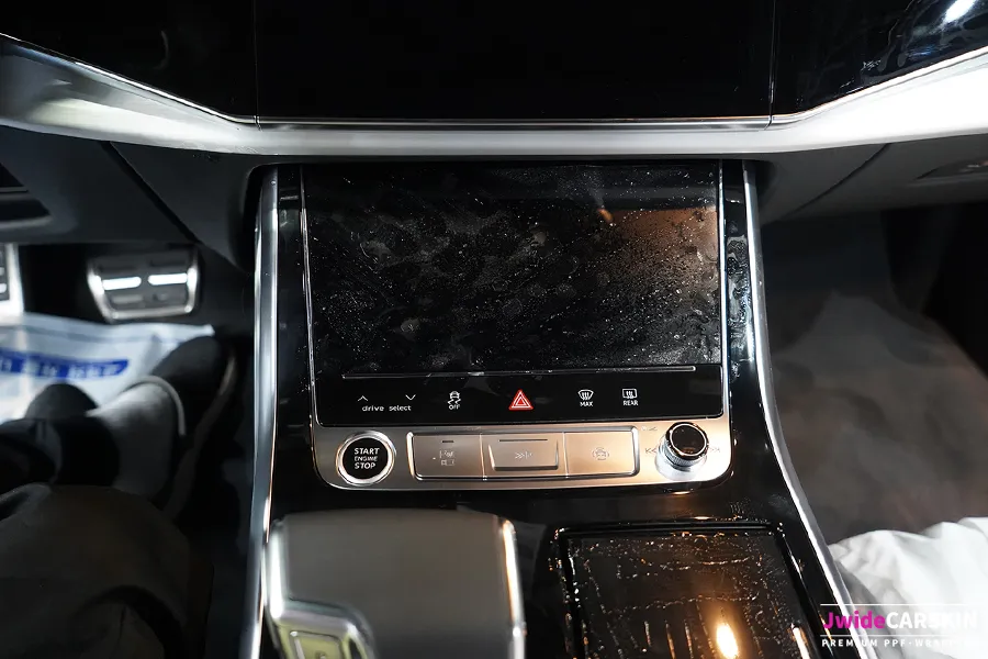 Audi Q8のPPF施工事例|韓国での実例紹介 施工写真 3-2