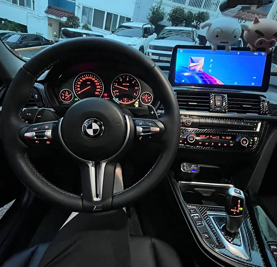 BMW 3 Series F30のAndroid Auto・CarPlay取付事例 施工写真 2