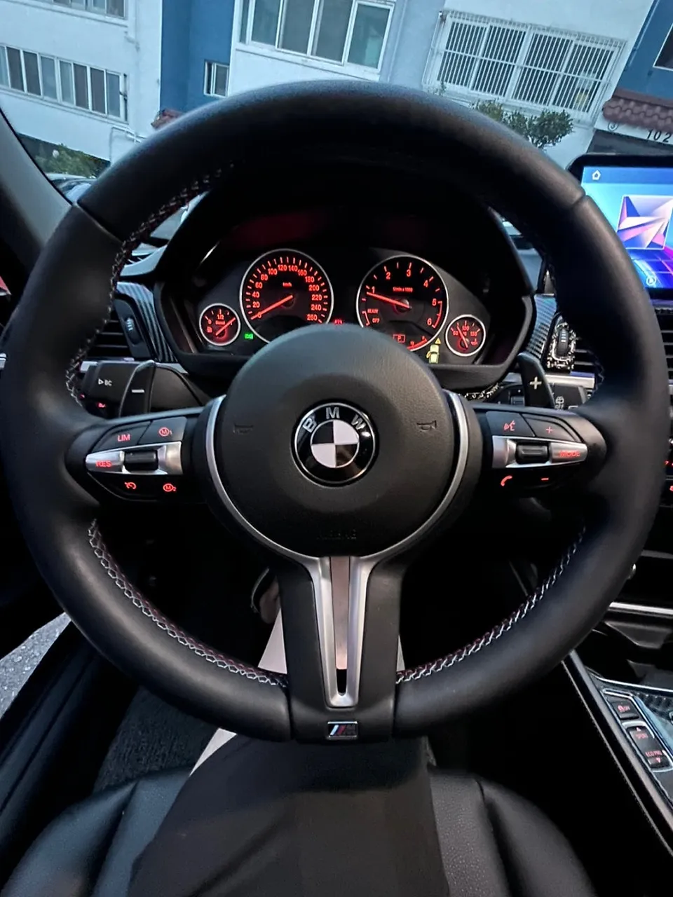 BMW 3 Series F30のAndroid Auto・CarPlay取付事例 施工写真 3