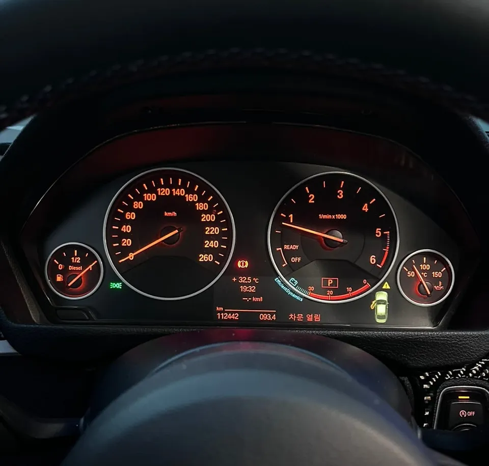BMW 3 Series F30のAndroid Auto・CarPlay取付事例 施工写真 6