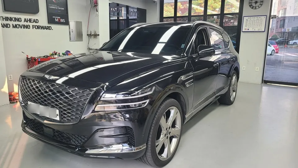 Genesis GV80 body kit installation result