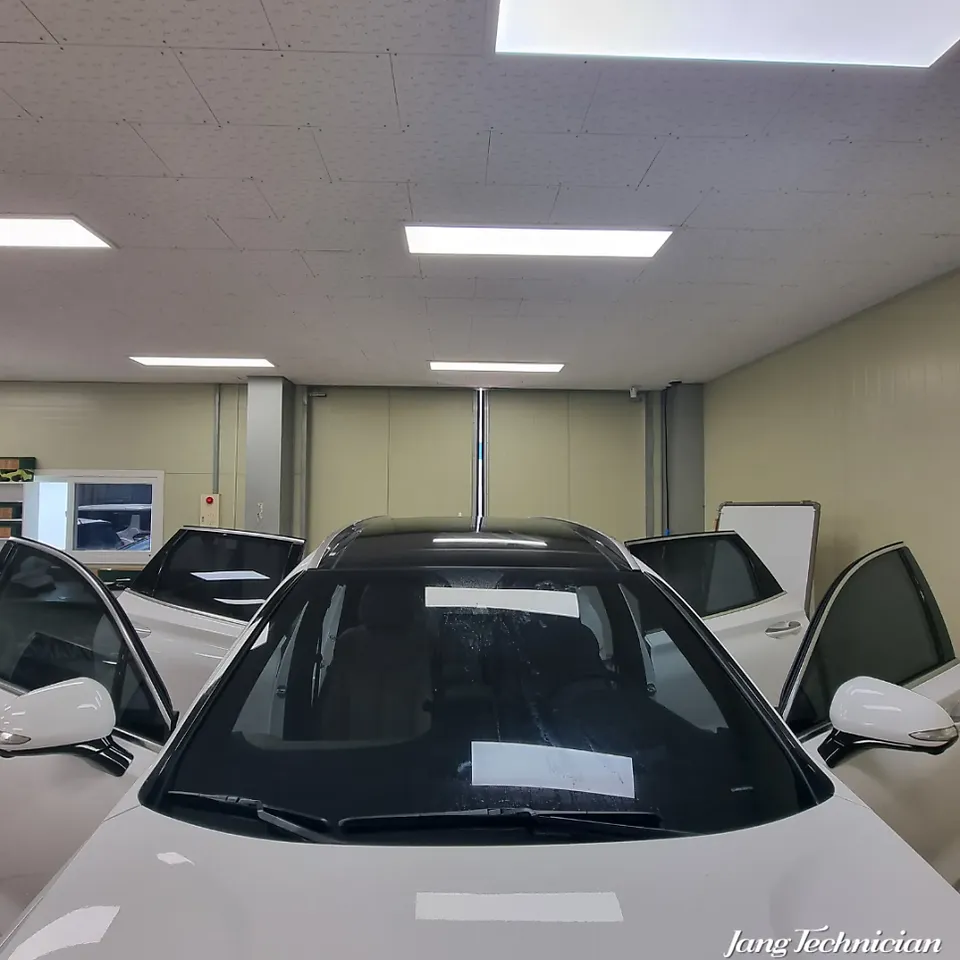 Hyundai Santa Feのカーフィルム施工事例|費用目安・仕上がり 施工写真 4-1