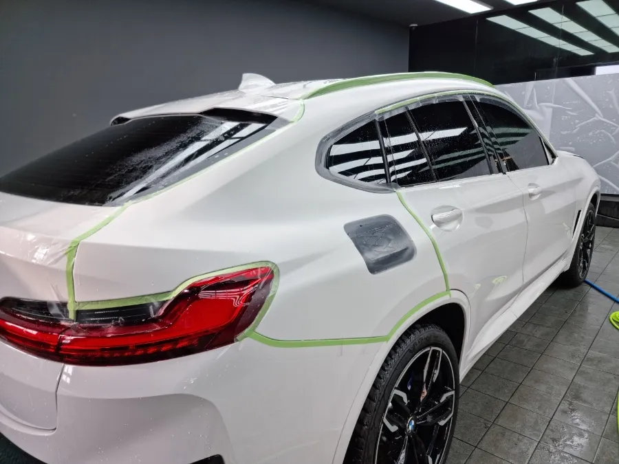BMW X4のPPF施工事例|無光PPFで高級感を演出 施工写真 4-1
