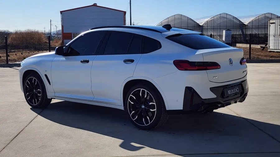 BMW X4のPPF施工事例|無光PPFで高級感を演出 施工写真 1-3