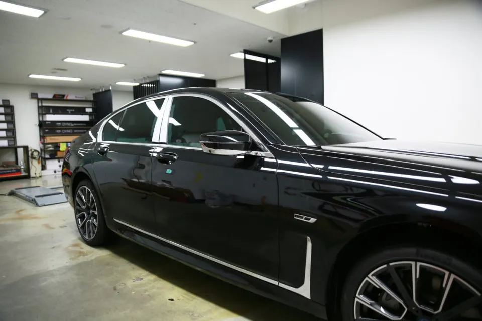 BMW 7 Seriesのカーフィルム施工事例｜費用目安・仕上がり 施工写真 1-3