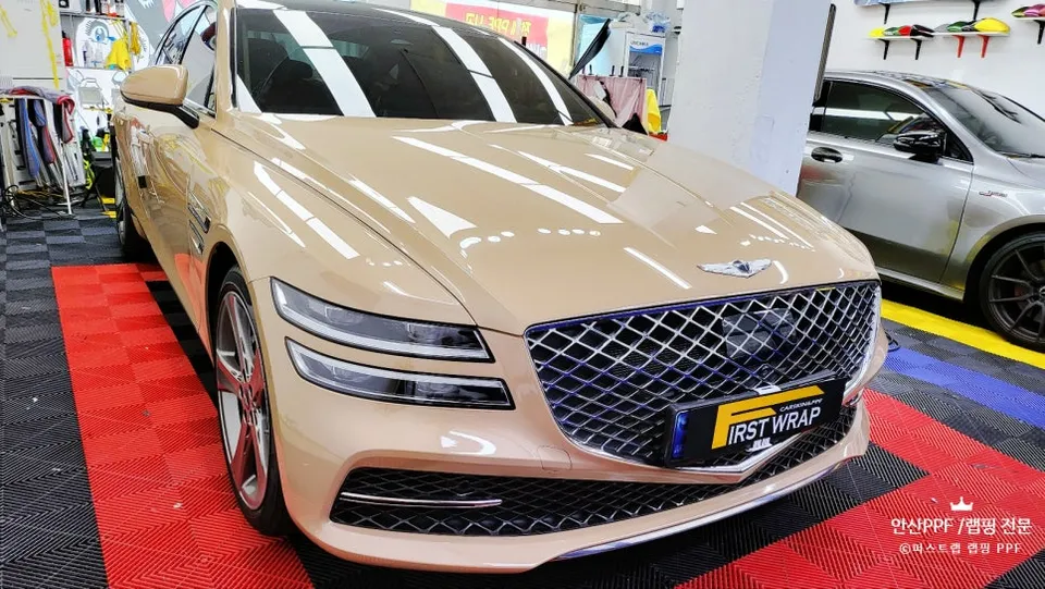 Genesis G80のカーラッピング事例|費用目安・仕上がり 施工写真 2-1