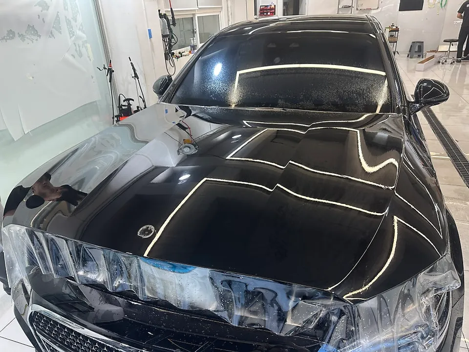 Mercedes-Benz EクラスのPPF施工事例|費用目安と仕上がり 施工写真 2-2