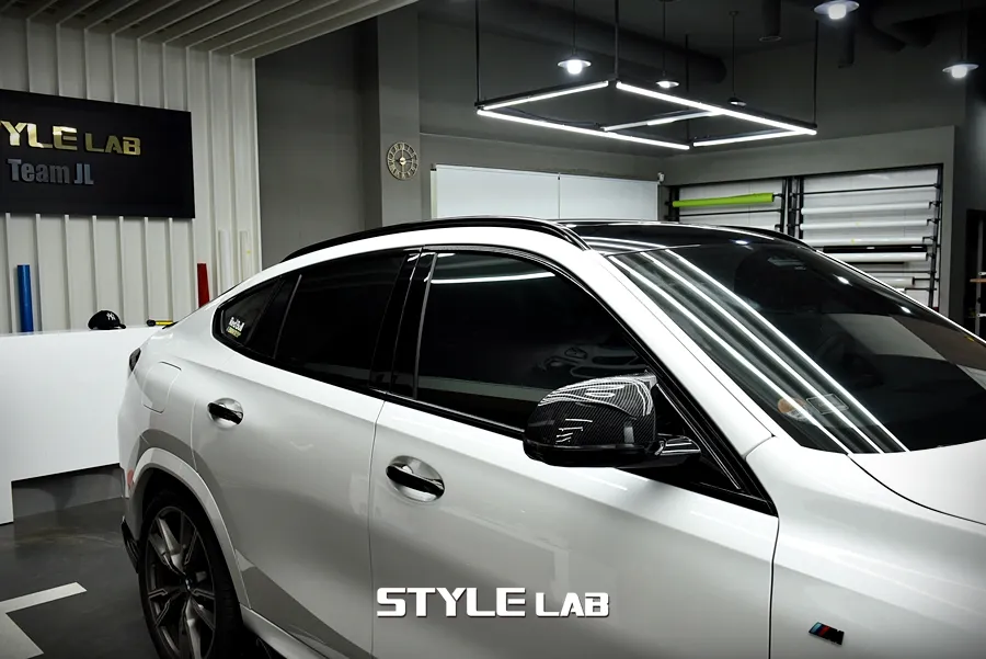BMW X6 G06のカーラッピング事例 施工写真 2-2