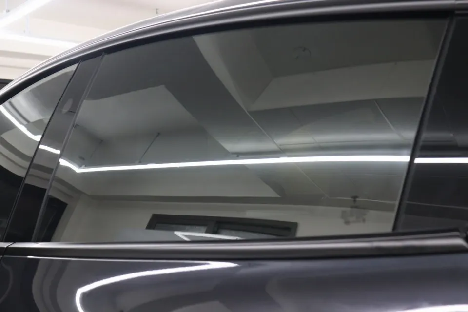 Tesla Model YのPPF施工事例｜費用目安と仕上がり 施工写真 1-3