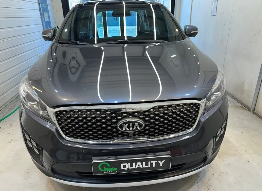 Kia Sorentoのガラスコーティング事例 施工写真 3