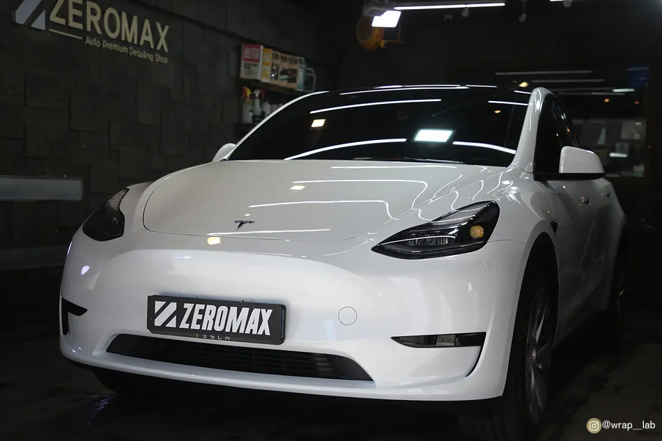 Tesla Model Y サイドミラーPPF施工事例｜韓国の実績 施工写真 2