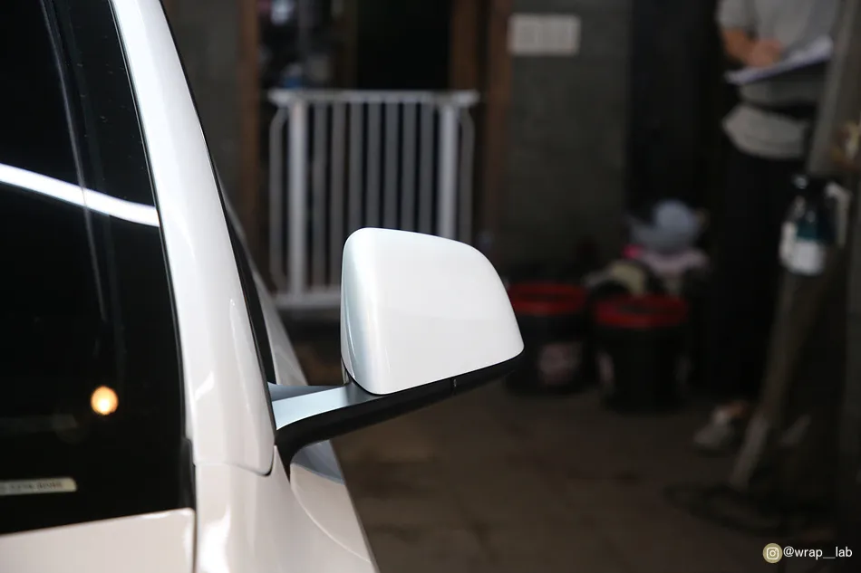 Tesla Model Y サイドミラーPPF施工事例｜韓国の実績 施工写真 4