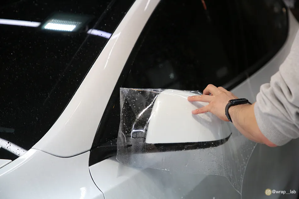 Tesla Model Y サイドミラーPPF施工事例｜韓国の実績 施工写真 6