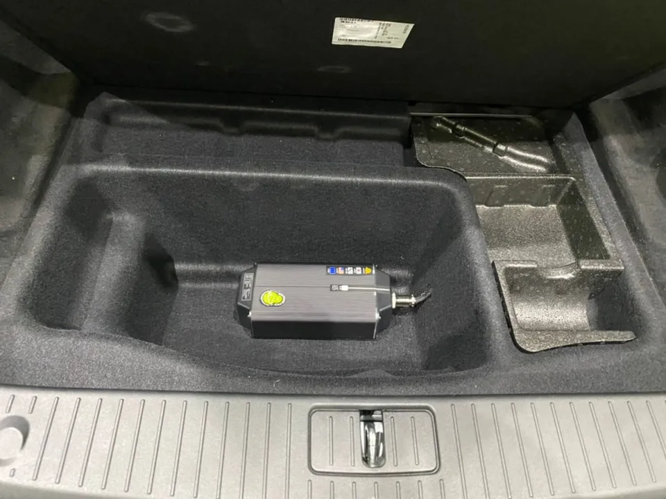 Mercedes-Benz S-Class W223 dash cam - Mercedes-Benz S-Class W223 Dash Cam Installation Review photo 4
