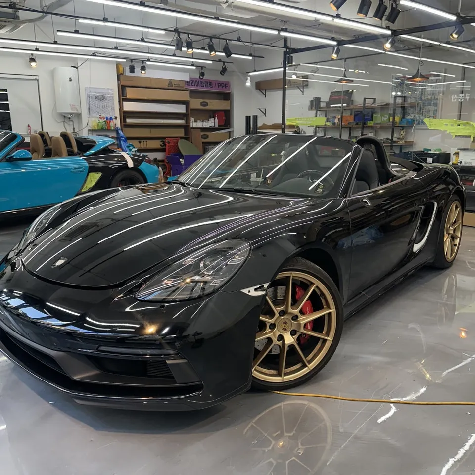 Porsche 718 PPF施工事例|カラーフィルムで個性をプラス 施工写真 1-1