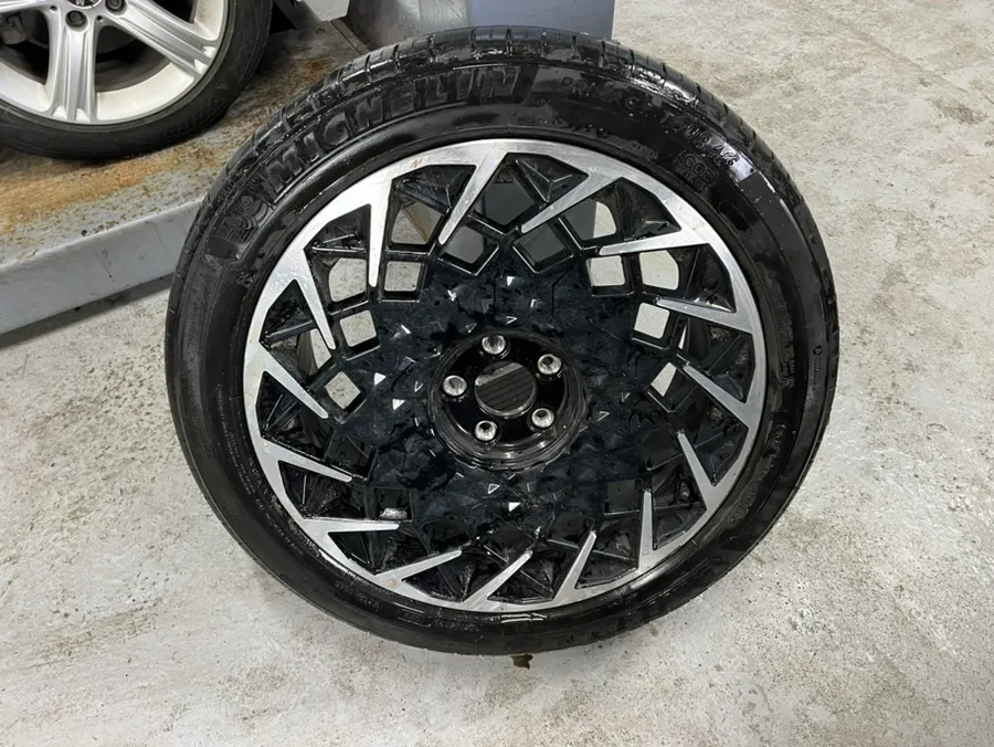 Hyundai IONIQ wheel repair - Hyundai IONIQ Wheel Repair & Painting Review photo 2