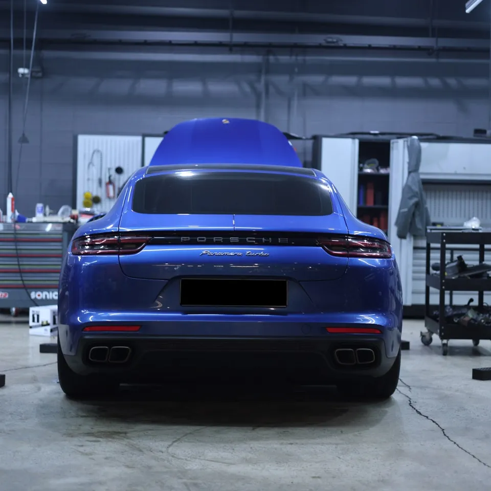 Porsche Panamera ambient lighting installation result