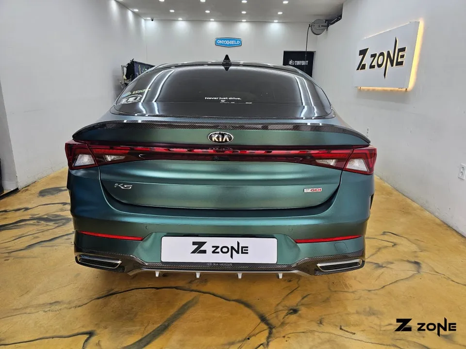 Kia K5のカーラッピング事例 施工写真 3-2