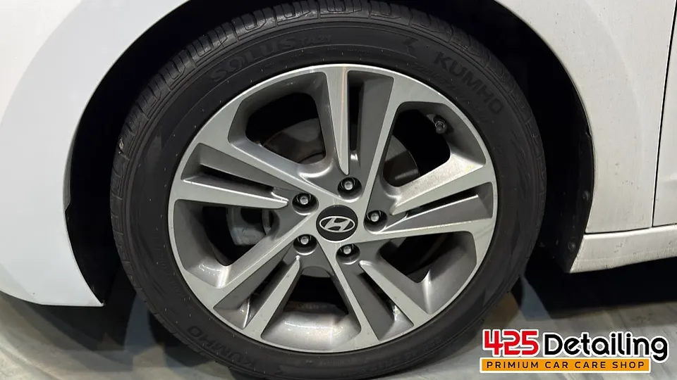 Hyundai Elantra ADのガラスコーティング事例 施工写真 3