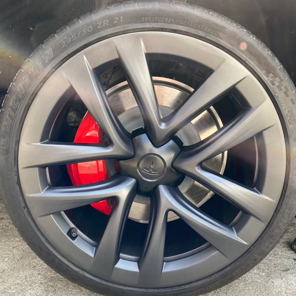 Teslaのホイールリペア・塗装事例 施工写真 3-2