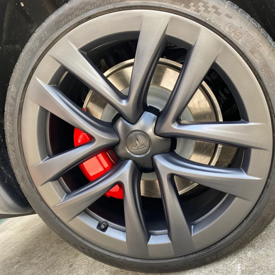 Teslaのホイールリペア・塗装事例 施工写真 4-2
