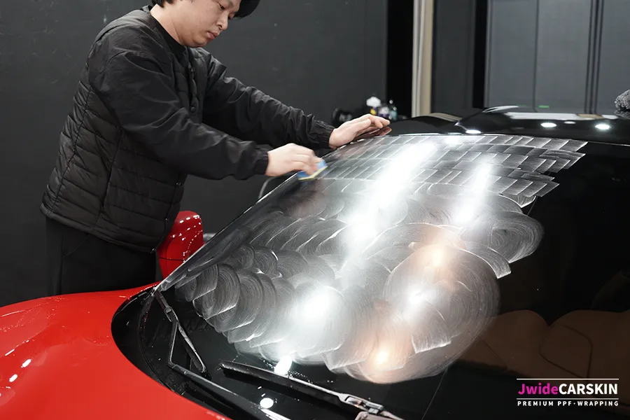 Ferrari 488 GTB ppf - Ferrari 488 GTB PPF Review: Ultimate Windshield Protection photo 3