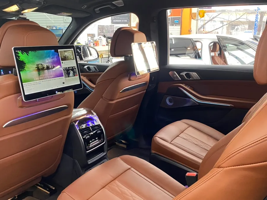 BMW X7 oem options - BMW X7 Rear Monitor Upgrade Review — Nova X13 photo 3