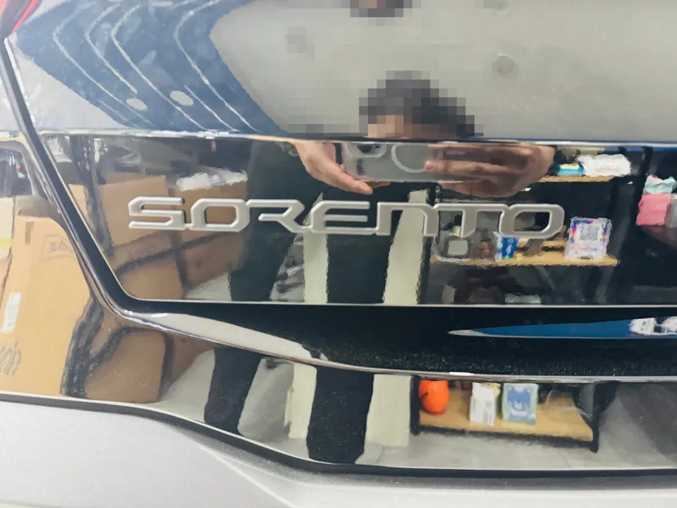Kia Sorentoのカーラッピング事例｜費用目安・仕上がり 施工写真 3-2