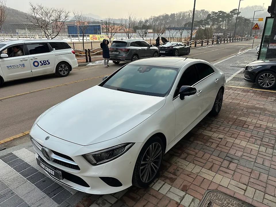 Mercedes-Benz CLSのカーラッピング事例 施工写真 4-2