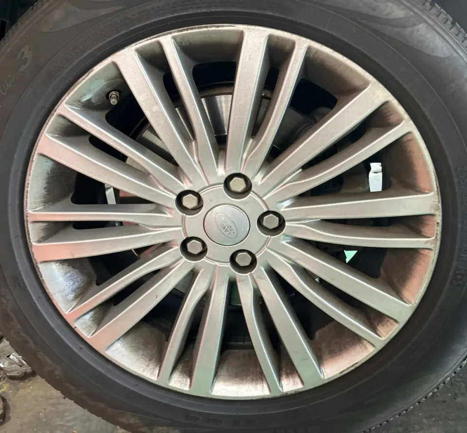 Land Rover Discovery 5 wheel repair - Land Rover Discovery 5 Wheel Repair Review photo 2