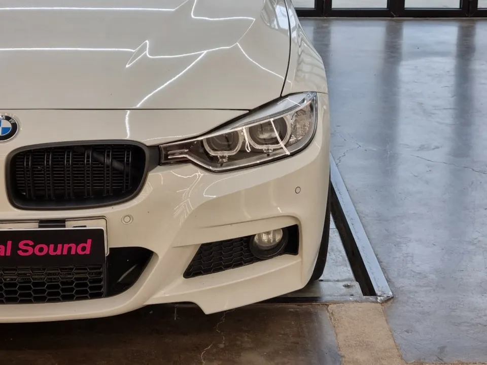 BMW 3 Series F30のカーオーディオ施工事例 施工写真 2-1