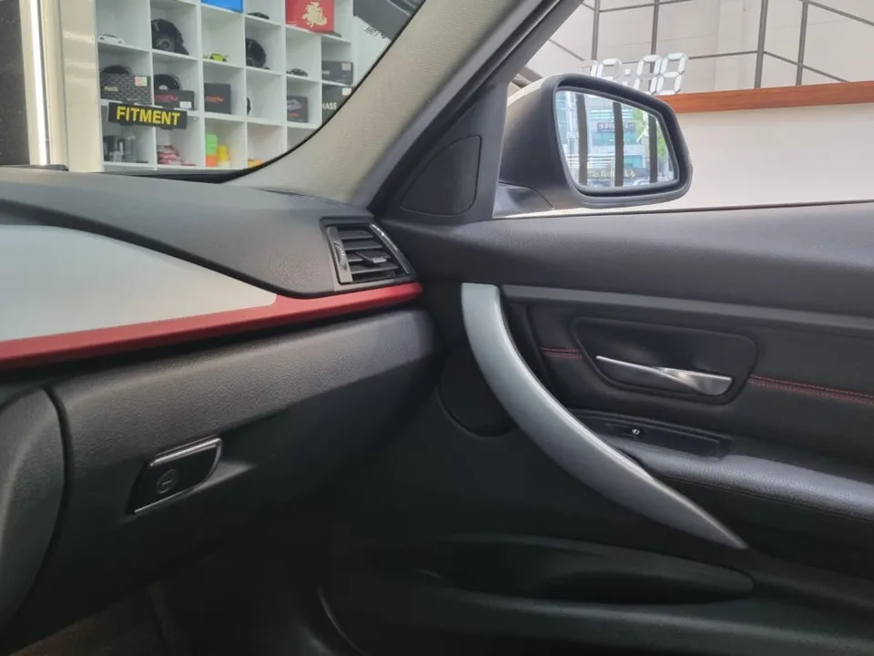 BMW 3 Series F30のカーオーディオ施工事例 施工写真 2-2