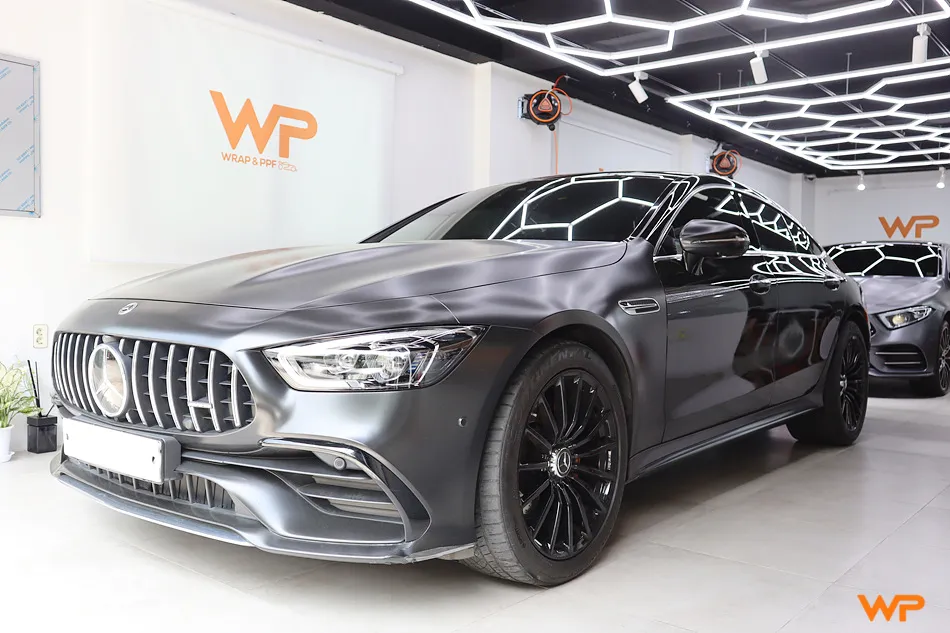 Mercedes-Benz AMG GT 43のカーラッピング事例｜サテンダークグレー 施工写真 2-2