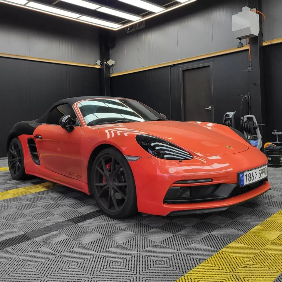 ポルシェ 718 ボクスター GTS カーラッピング事例|費用目安・仕上がり 施工写真 2-1