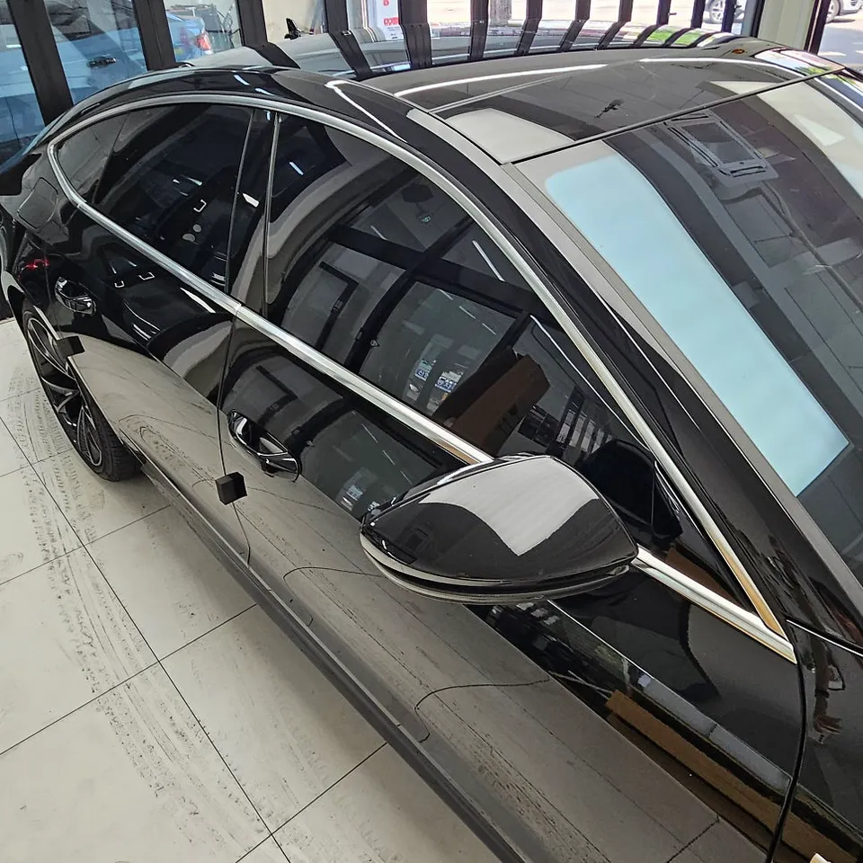 Audi A7のカーラッピング事例|クロームブラック化で印象激変 施工写真 2-1