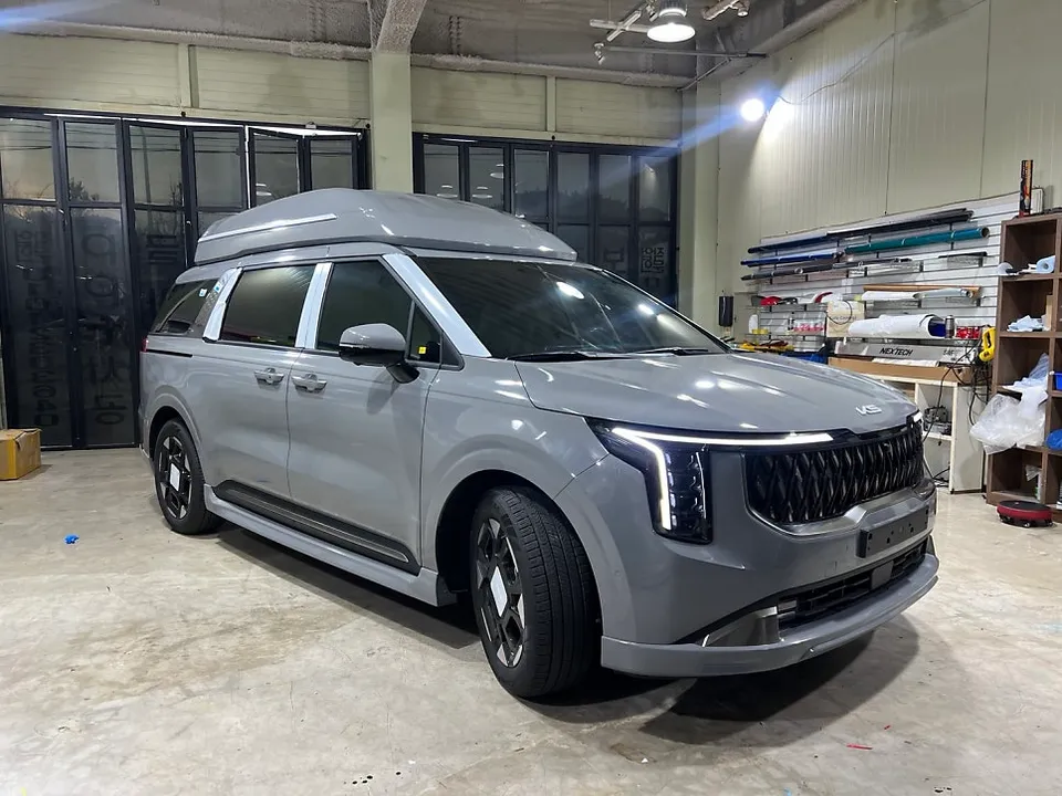 Kia Carnival Hi-Limousine vinyl wrap - Kia Carnival Hi-Limousine Vinyl Wrap Installation Review — Cost photo 6