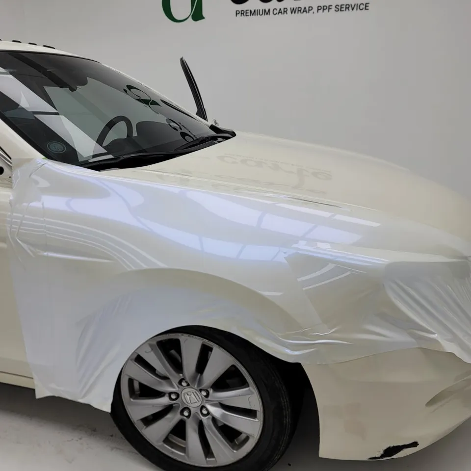 Honda Accordのカーラッピング事例|費用目安・仕上がり 施工写真 1-3