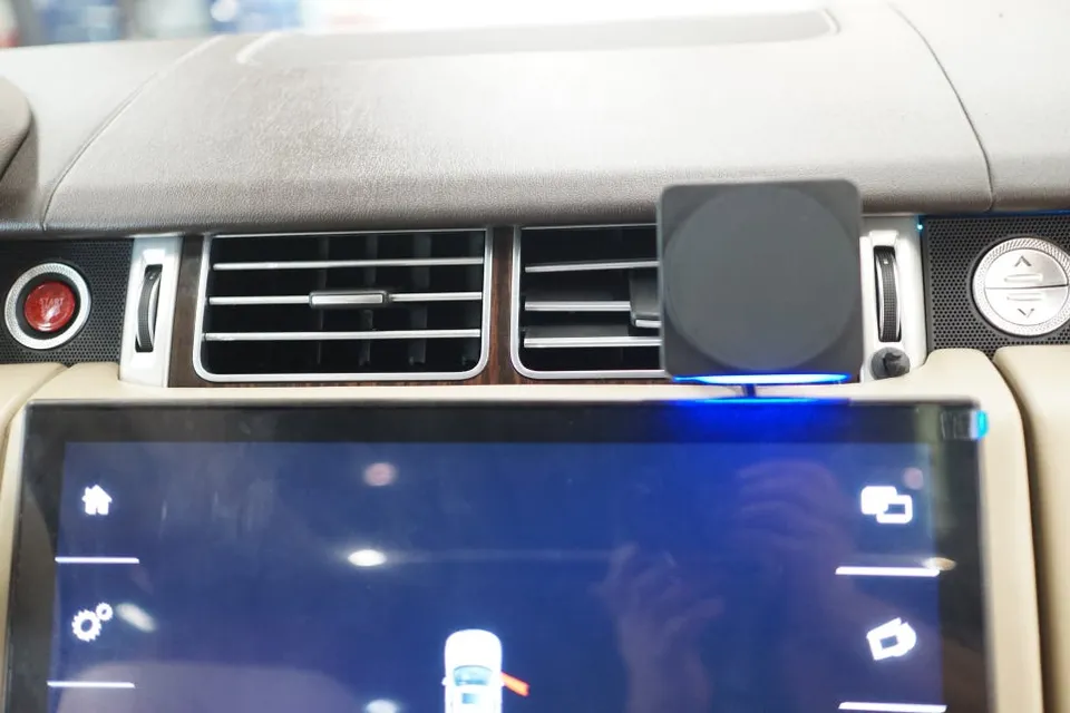 Land Rover Range Rover Vogue oem options - Land Rover Range Rover Vogue OEM Options Review — Enhanced Displa photo 4