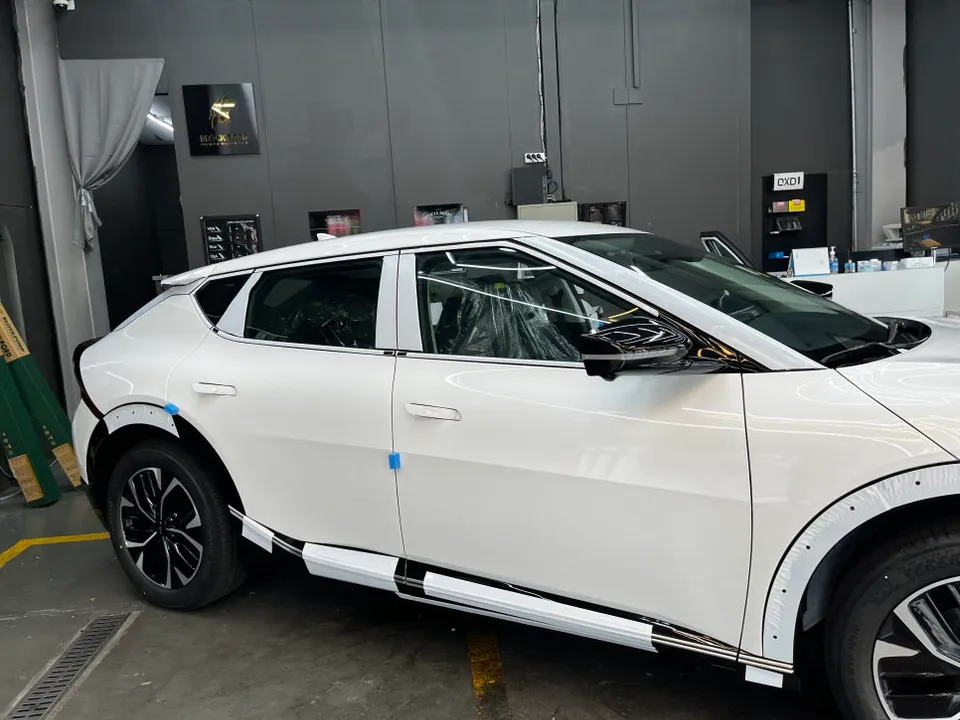 Kia EV6のカーフィルム施工事例 施工写真 3-1