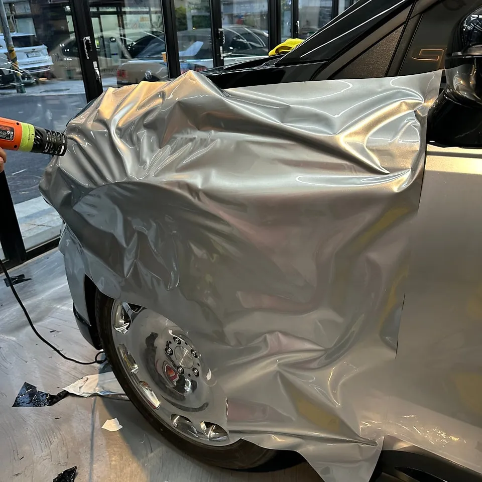 Kia Carnivalのカーラッピング事例｜費用目安・仕上がり 施工写真 1-2