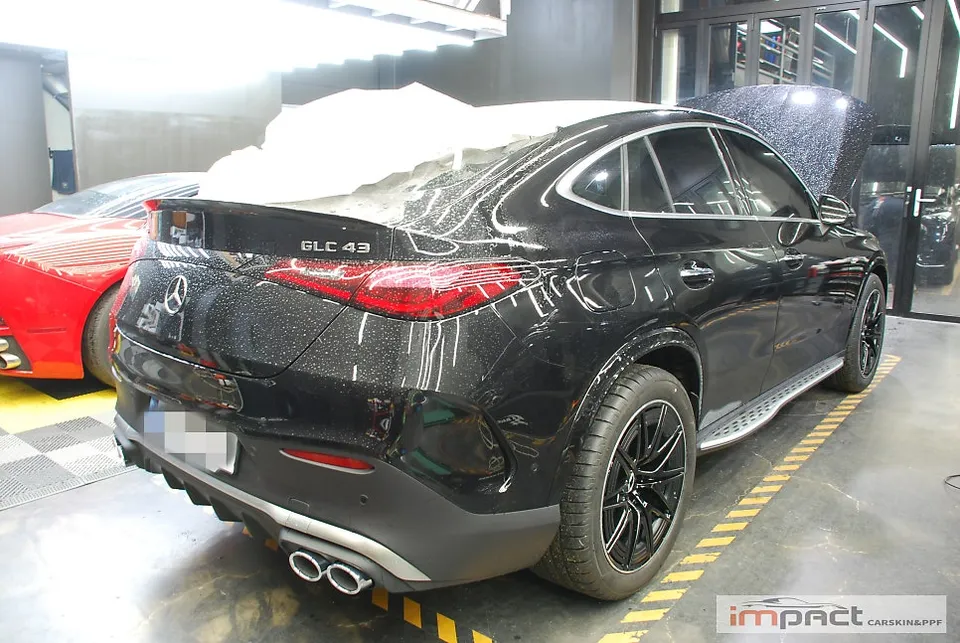 メルセデス・ベンツ GLC 43 AMGのカーラッピング事例 施工写真 1-2