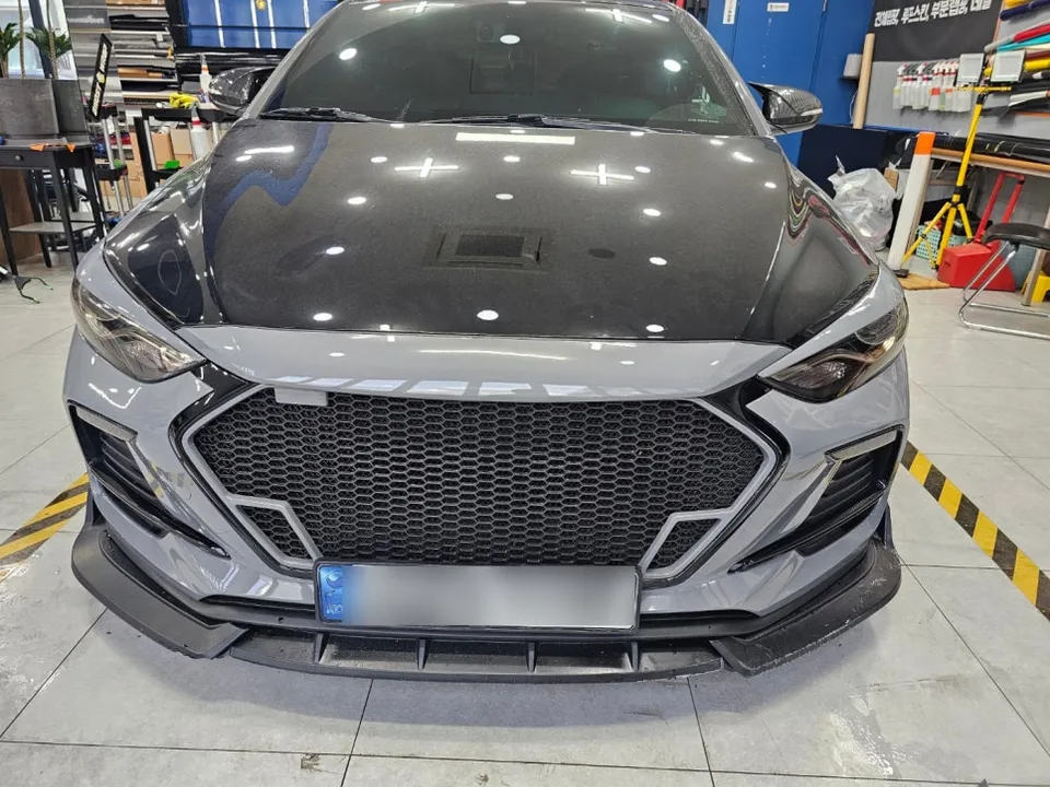 Hyundai Elantra Sportのカーラッピング事例|費用目安・仕上がり 施工写真 2-1