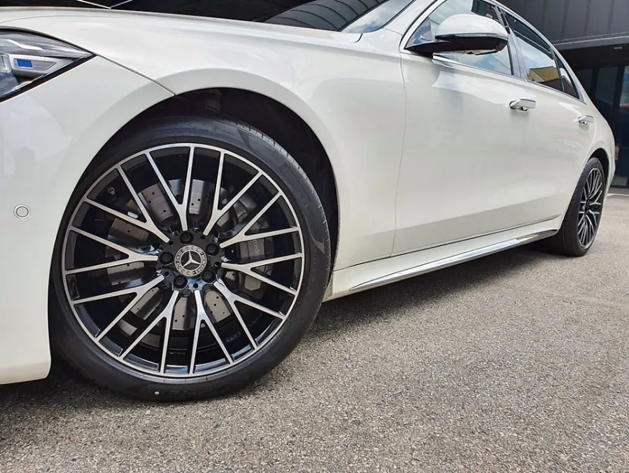 Mercedes-Benz S-Class W223のホイールリペア・塗装事例 施工写真 2