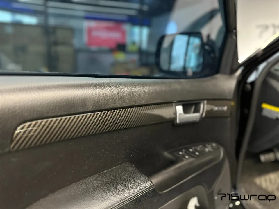 Kia Mohaveのカーラッピング事例｜費用目安・仕上がり 施工写真 3-2