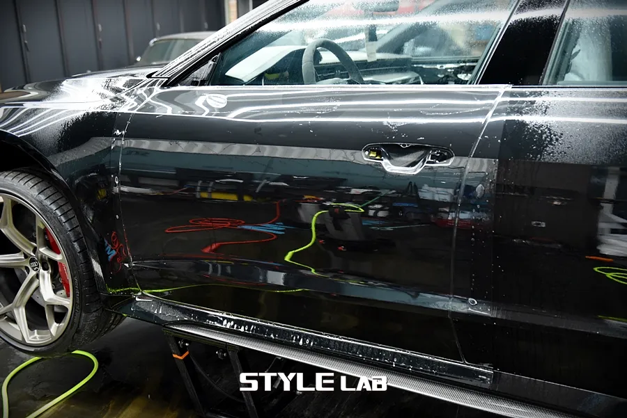 Audi RS7のPPF施工事例｜韓国での実例と費用目安 施工写真 1-2